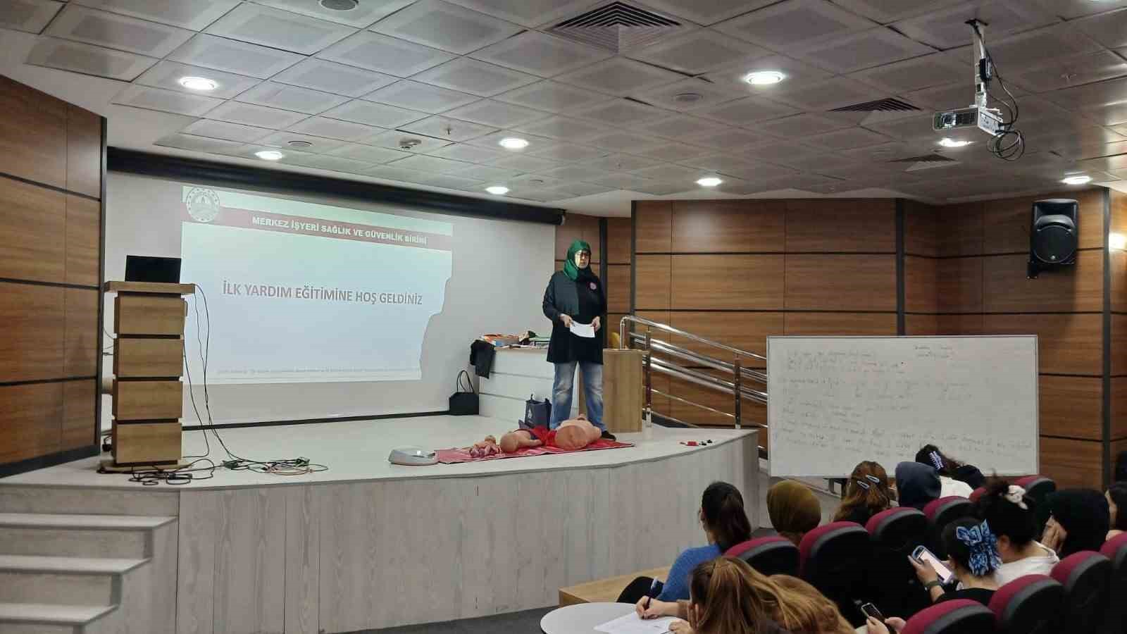 Koçarlı KYK Yurdu’nda öğrencilere ilk yardım eğitimi
