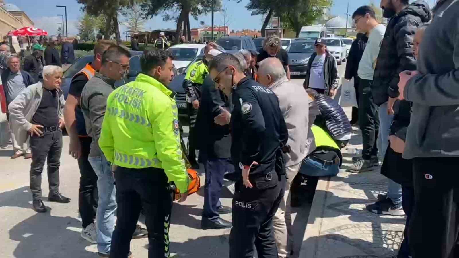 Kocası gaza basınca eşi aracın altında kaldı
