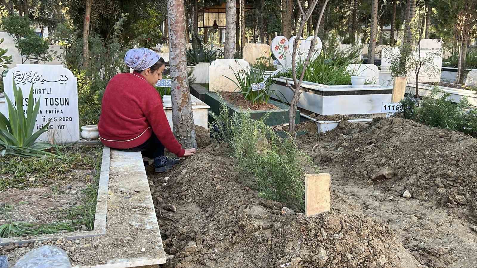 Kocası tarafından öldürülen kadın son yolculuğuna uğurlandı
