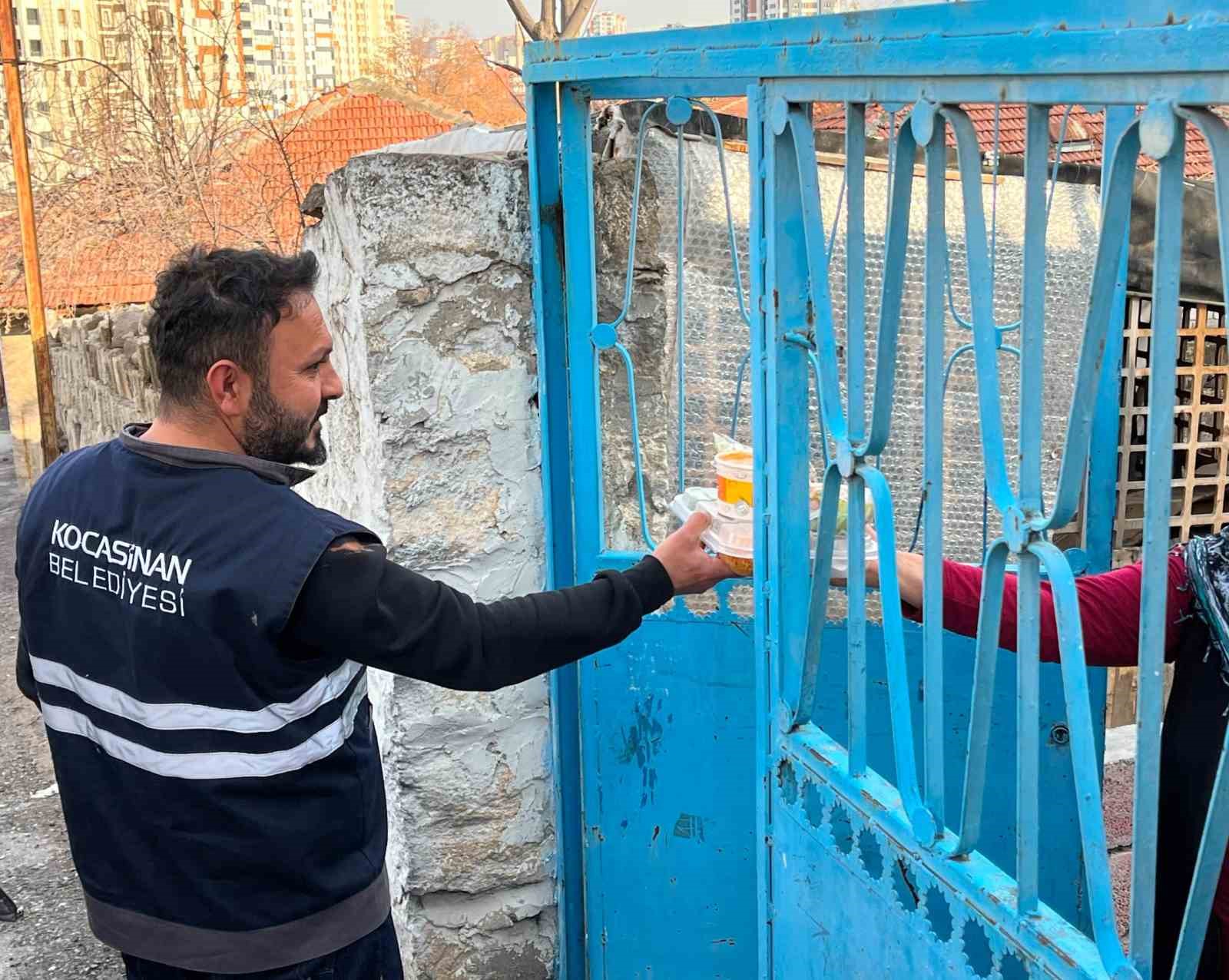 Kocasinan’da ’Gönül Kazanı’ Ramazan’da da kaynamaya devam ediyor
