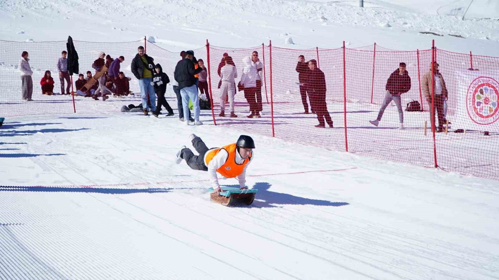 Kökbörü ve Kızak Şampiyonası 5 bin kişiyi Erciyes’te buluşturdu
