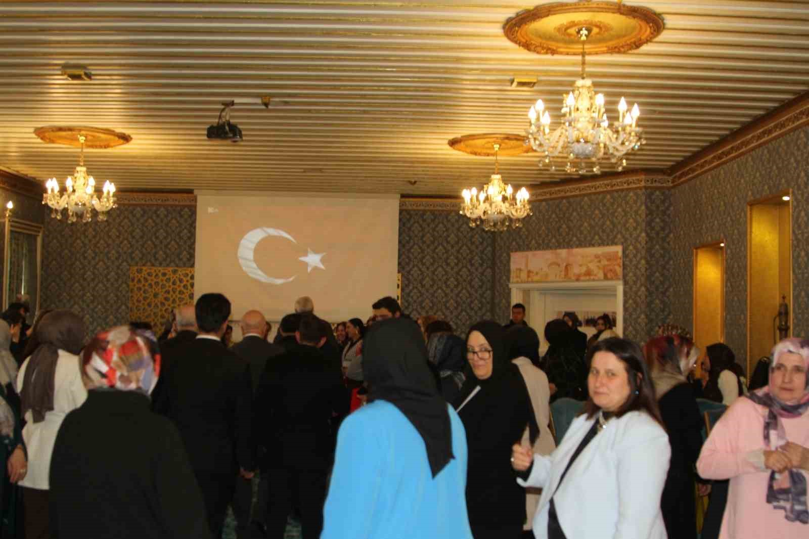 "Köklerden Geleceğe" Kadın Kolları Teşkilat Çalıştayı Erzurum’da gerçekleştirildi
