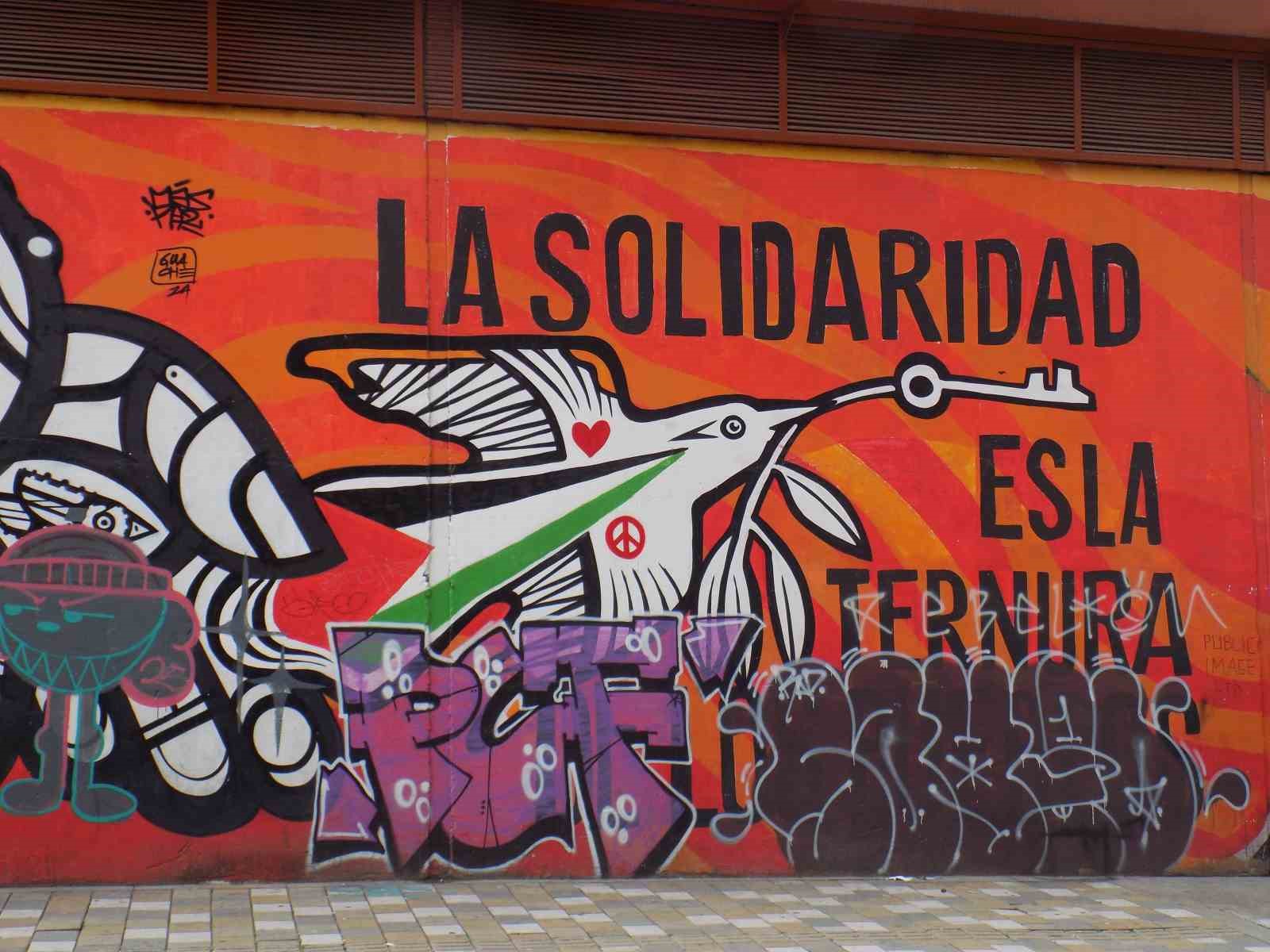 Kolombiya’da grafitiler şehrin kimliğini gözler önüne seriyor
