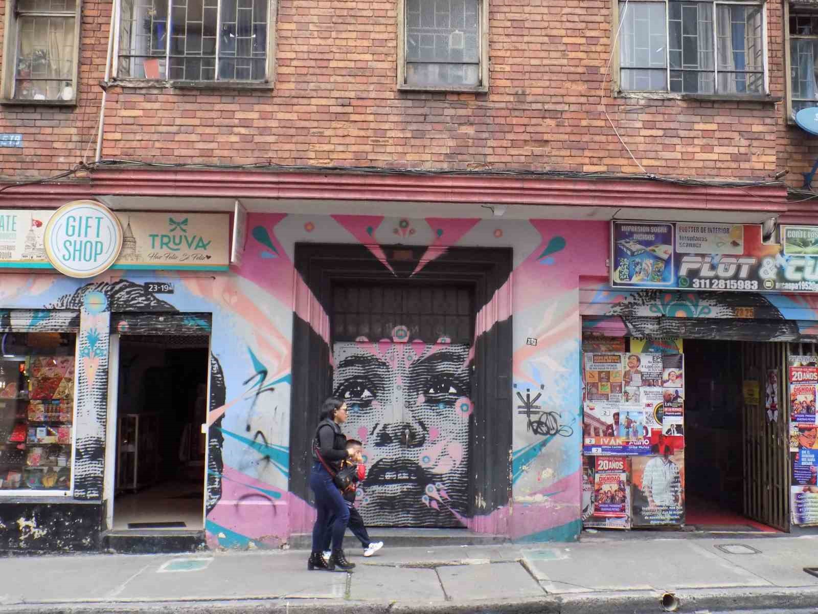 Kolombiya’da grafitiler şehrin kimliğini gözler önüne seriyor
