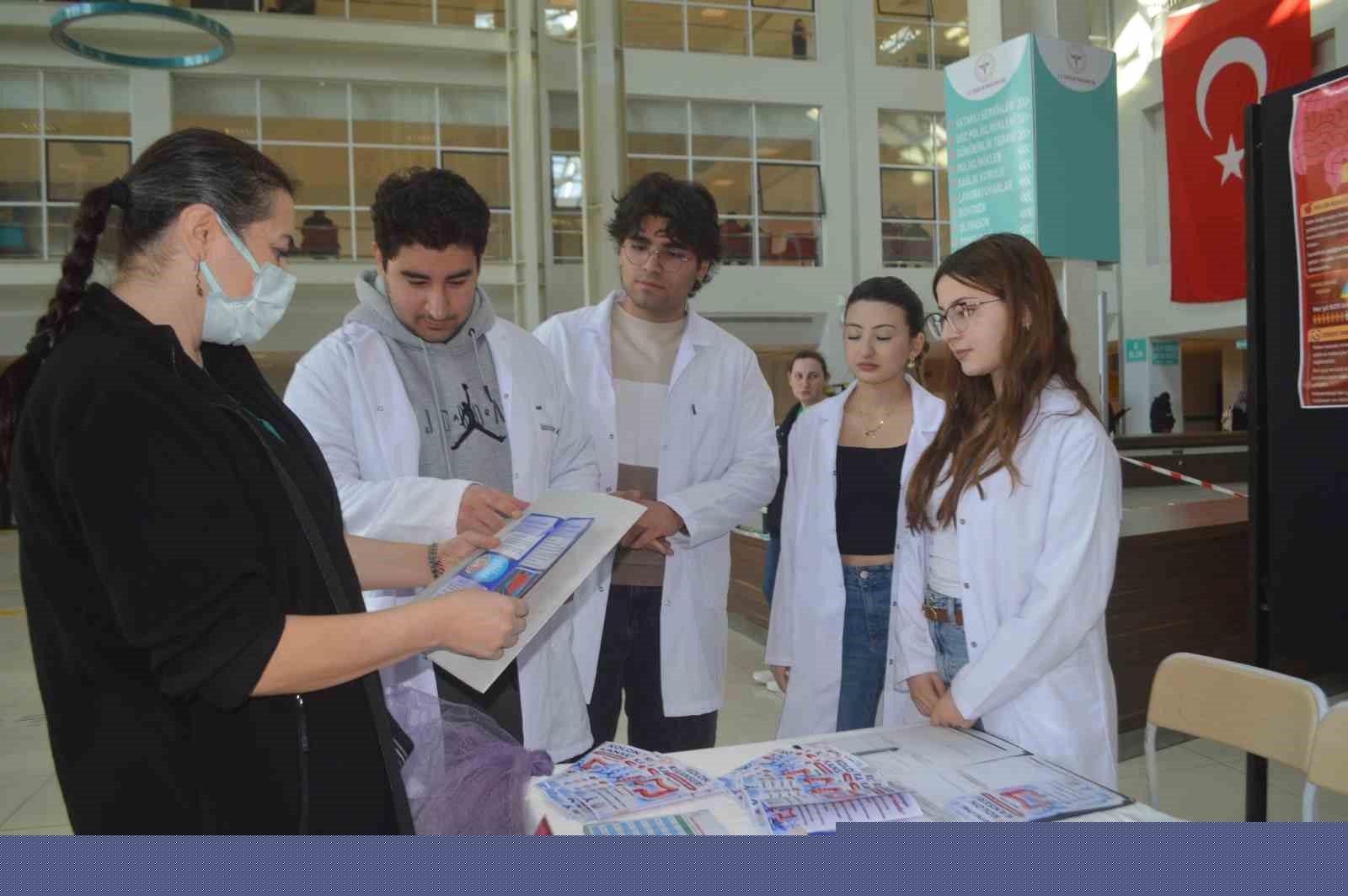 Kolon kanseriyle mücadelede erken teşhis hayat kurtarıyor
