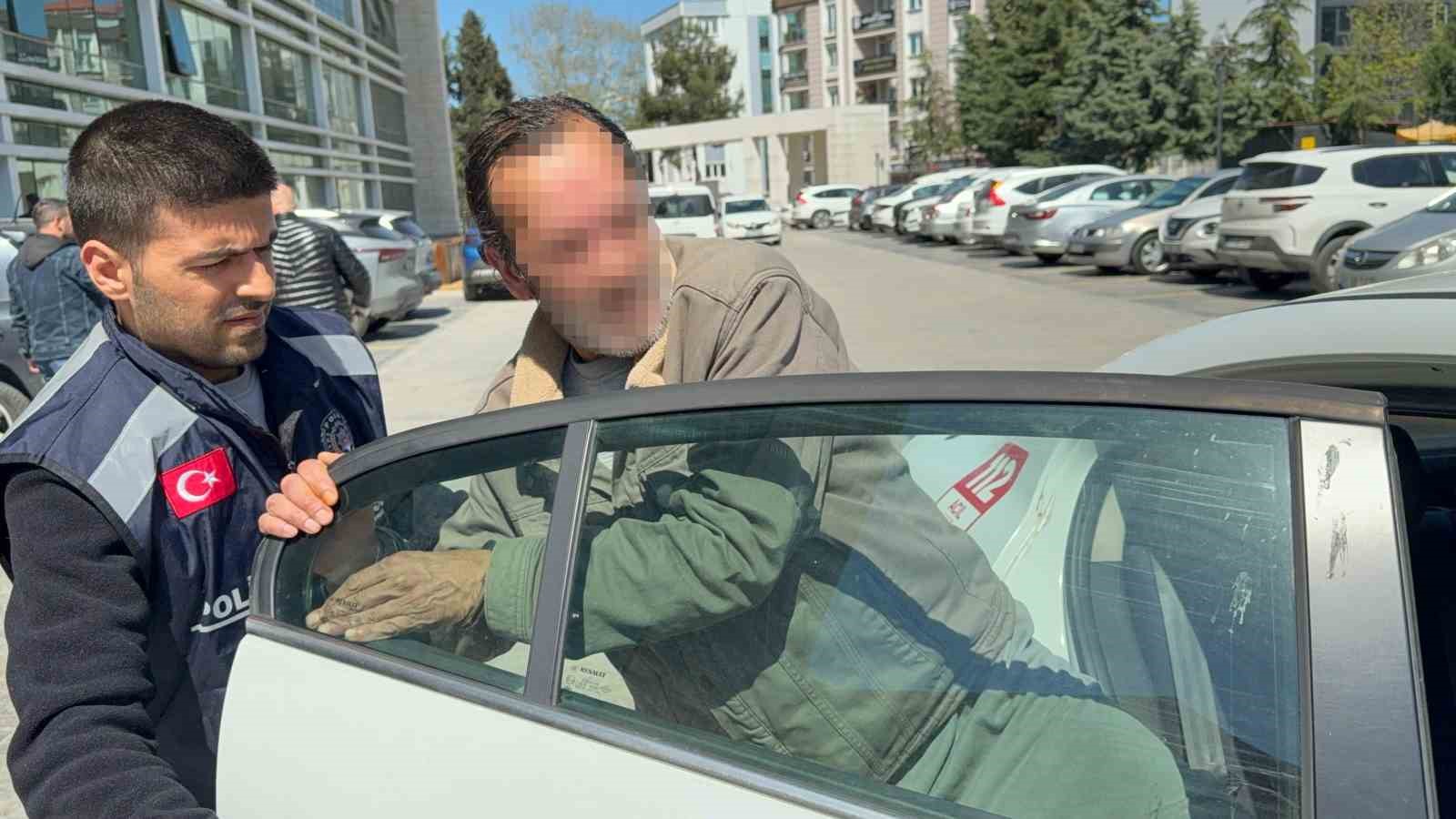 Kolonya içip dehşet saçtı: Annesinin kolunu kıran şahıs tutuklandı
