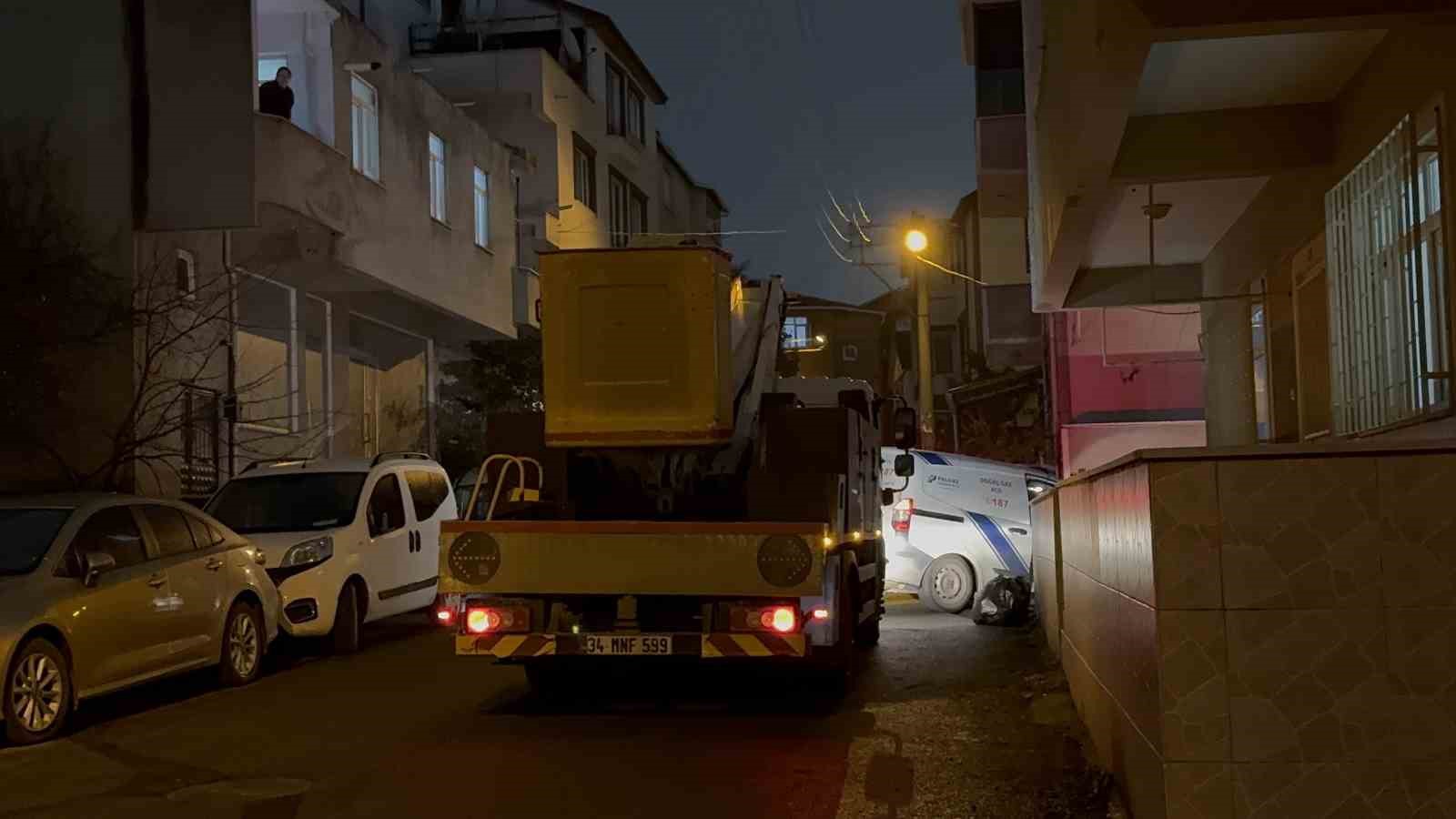 Kombiden çıkan yangın paniğe neden oldu
