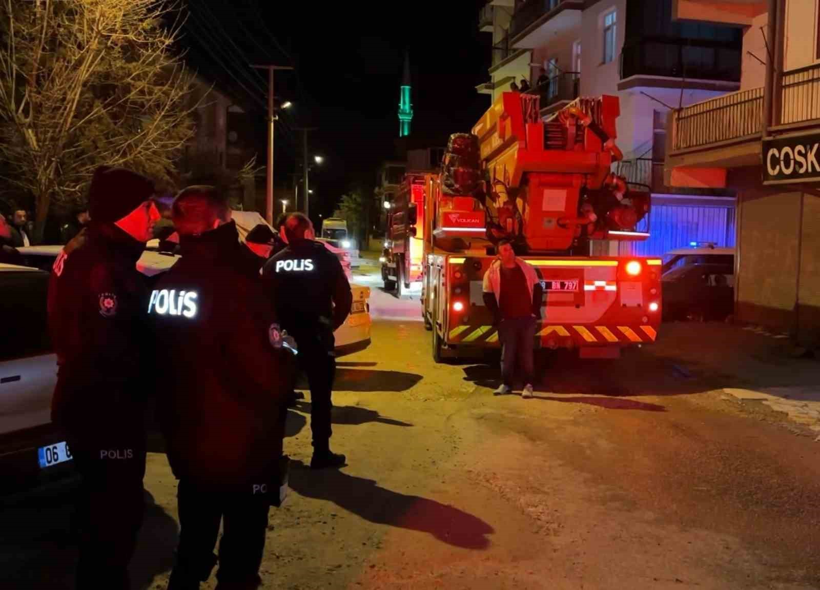 Kombiden çıkan yangın paniğe neden oldu
