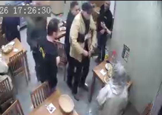 Komiserden hayat kurtaran müdahale
