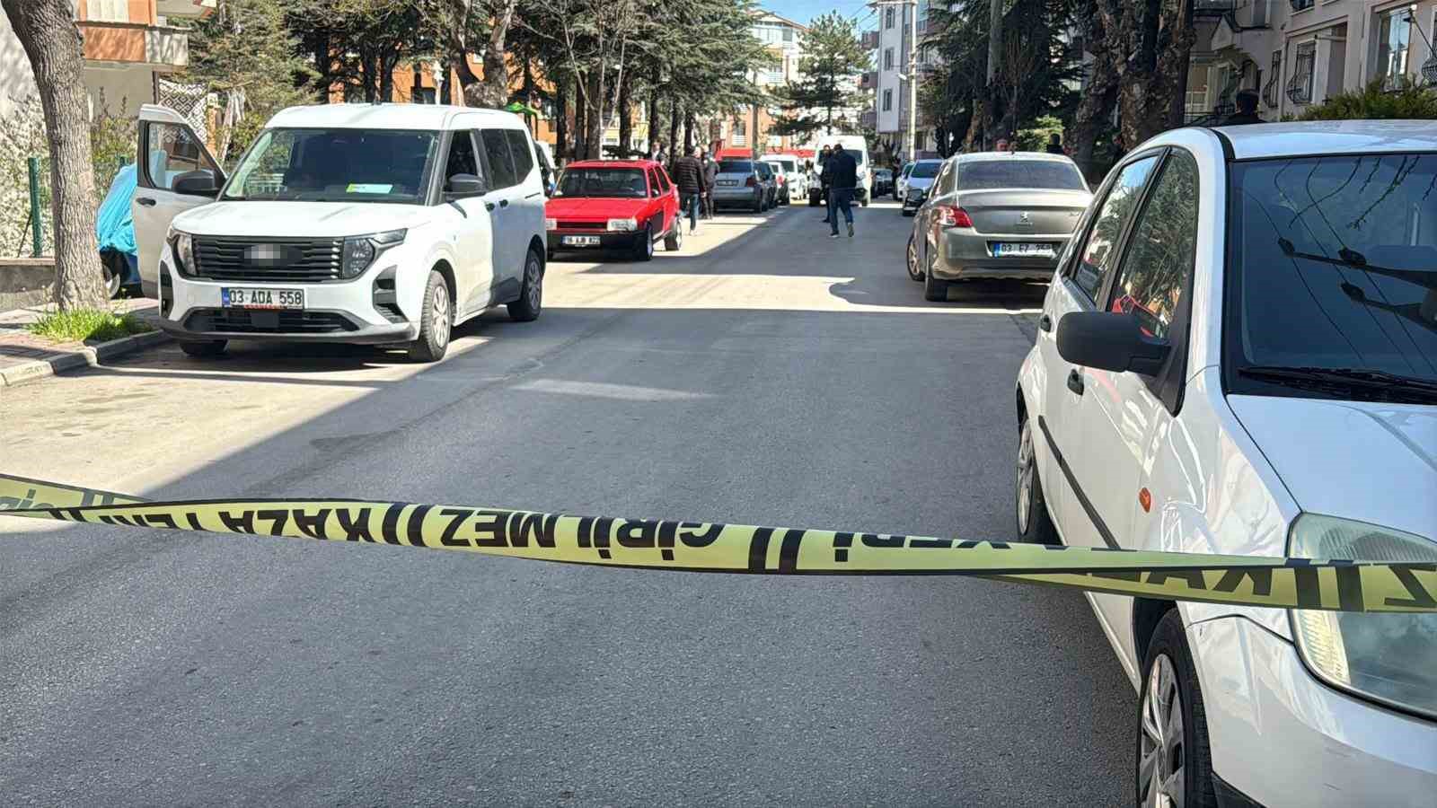 Komşular arasındaki gürültü kavgası kanlı bitti: 2 ölü
