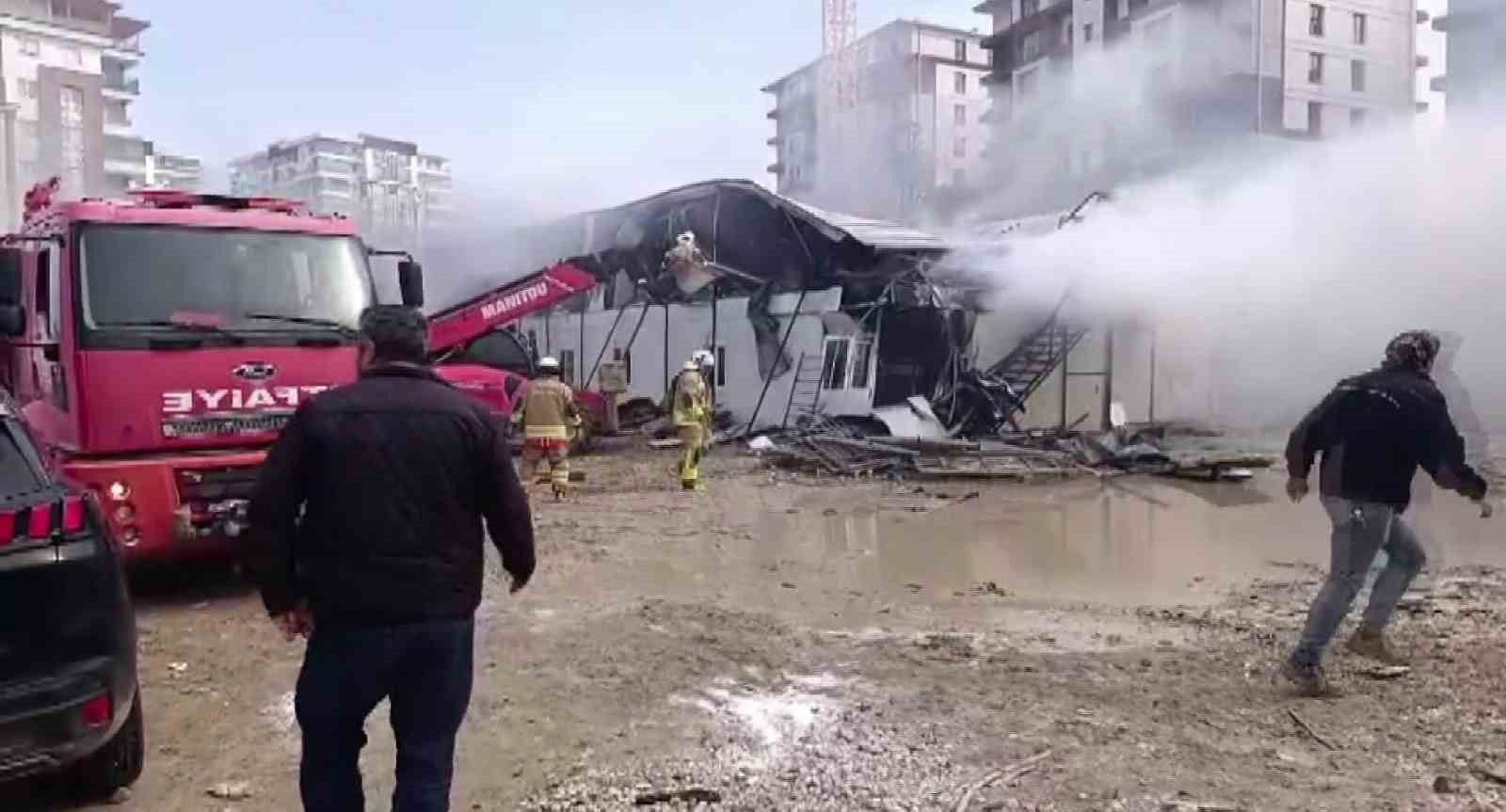 Konteyner yatakhane alevlere teslim oldu
