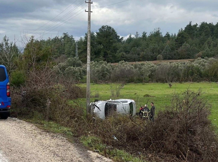 Kontrolden çıkan araç şarampole uçtu; 1 yaralı
