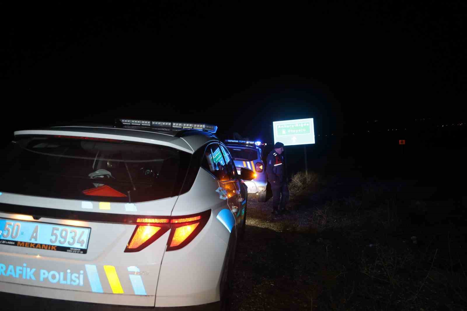 Kontrolden çıkan otomobil şarampole uçtu: 4 yaralı
