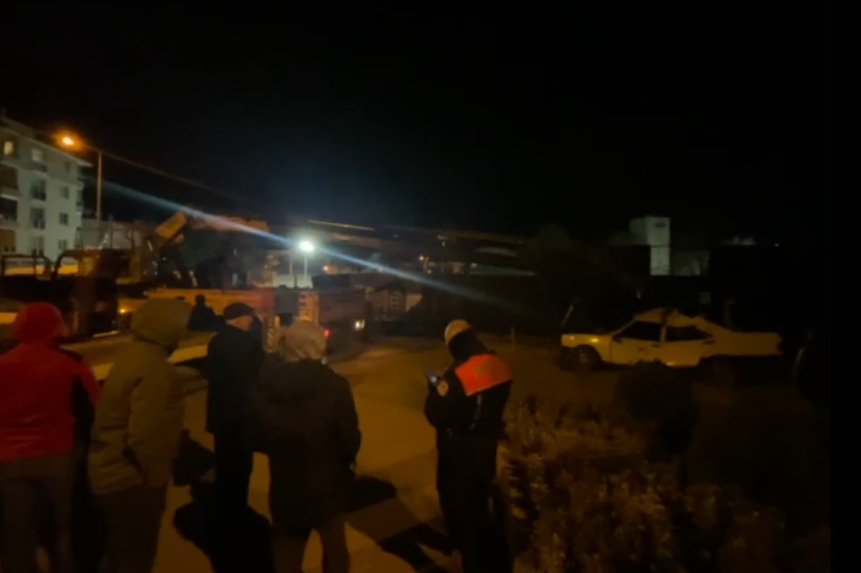 Kontrolden çıkan Tofaş inşaat sahasına uçtu
