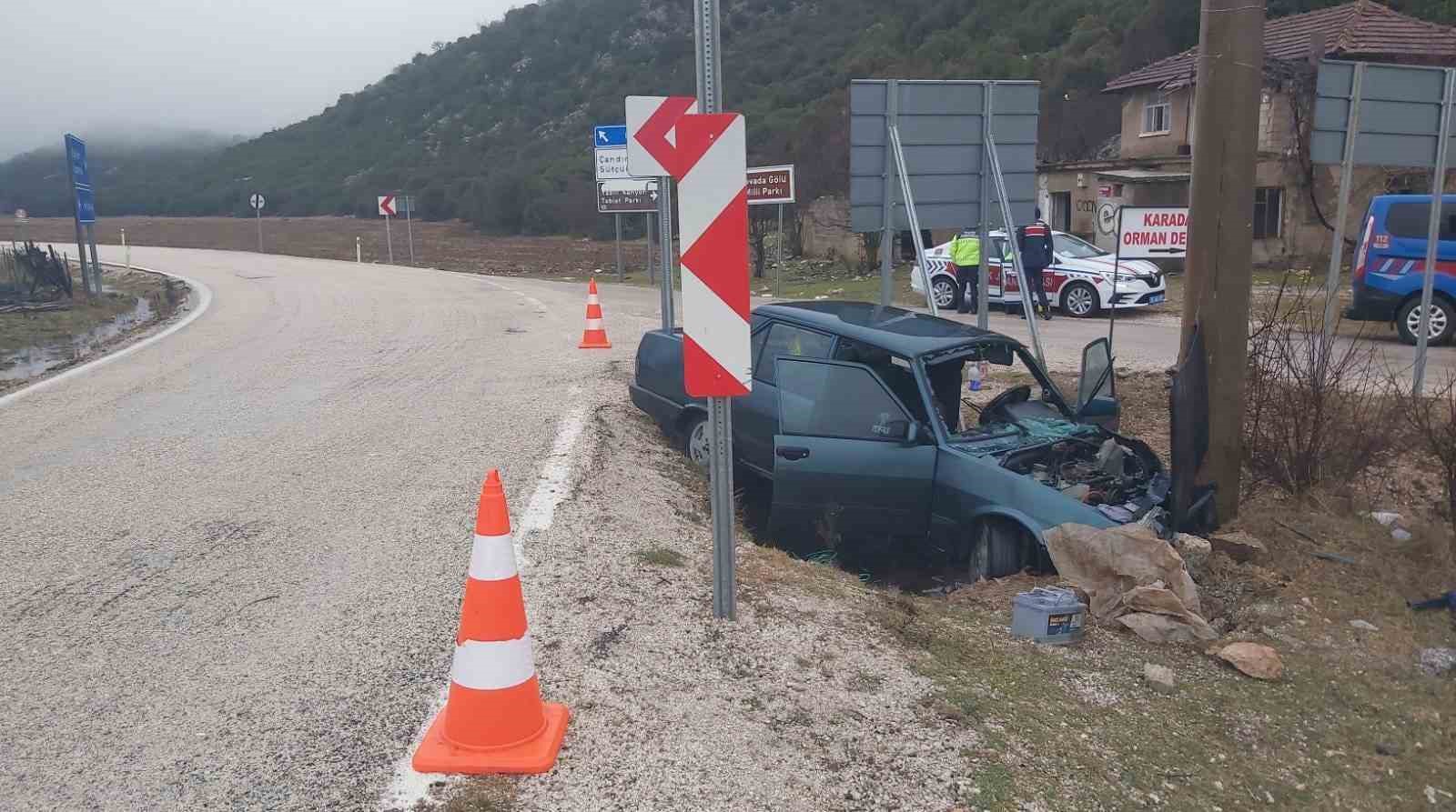 Kontrolden çıkan Tofaş şarampole devrildi: 5 yaralı
