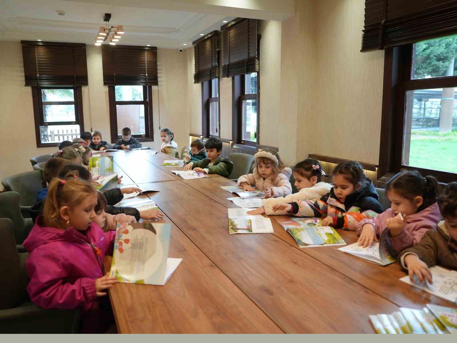 Konukları bu kez minikler oldu
