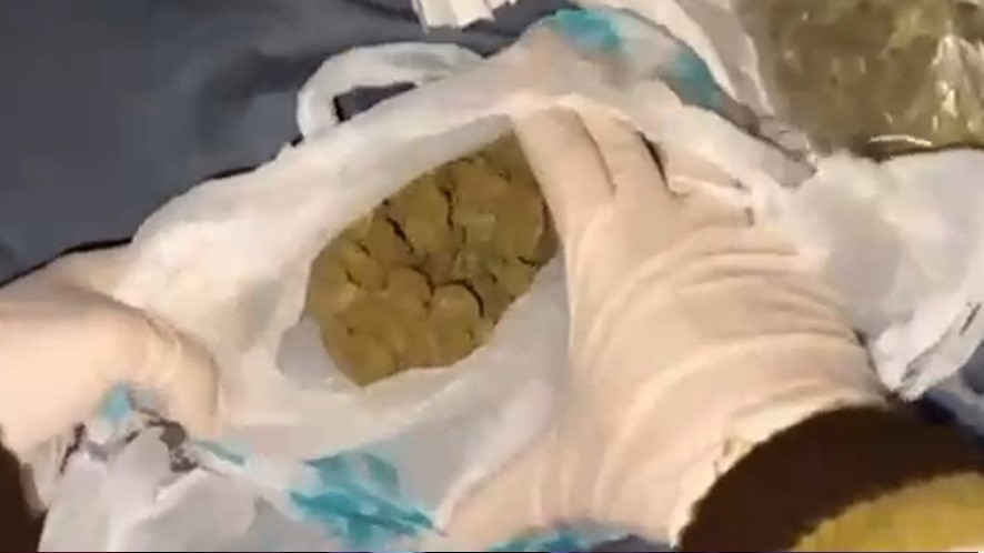 Konum atarak uyuşturucu satan şüphelilere suçüstü operasyon: 2 tutuklama
