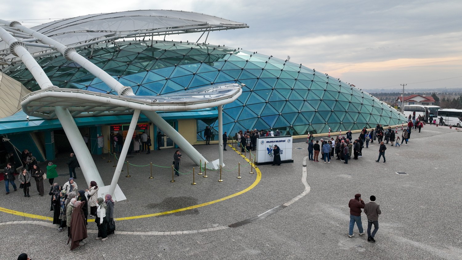 Konya Tropikal Kelebek Bahçesi 2025’te 603 bin, toplamda 4 milyon 136 bin 888 ziyaretçiyi ağırladı
Konya Tropikal Kelebek Bahçesi 2025’te 603 bin, toplamda 4 milyon 136 bin 888 ziyaretçiyi ağırladı