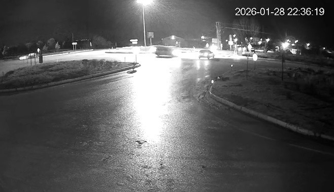 Konya’da 2 aracın çarpışma anı kameraya yansıdı
