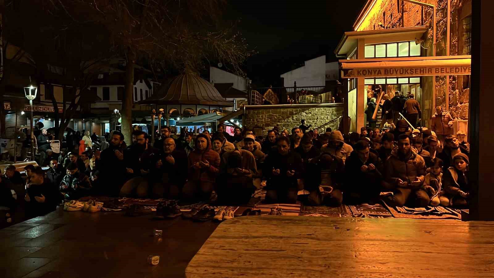 Konya’da Berat Kandili coşkusu
