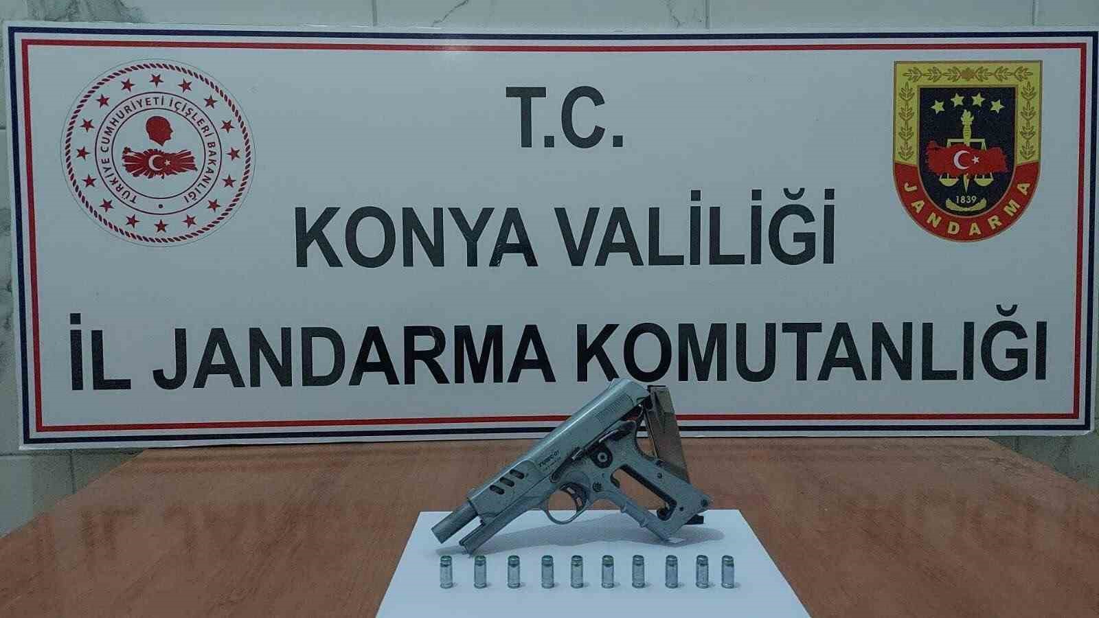 Konya’da çok sayıda silah ve silah parçası ele geçirildi: 1 tutuklama
