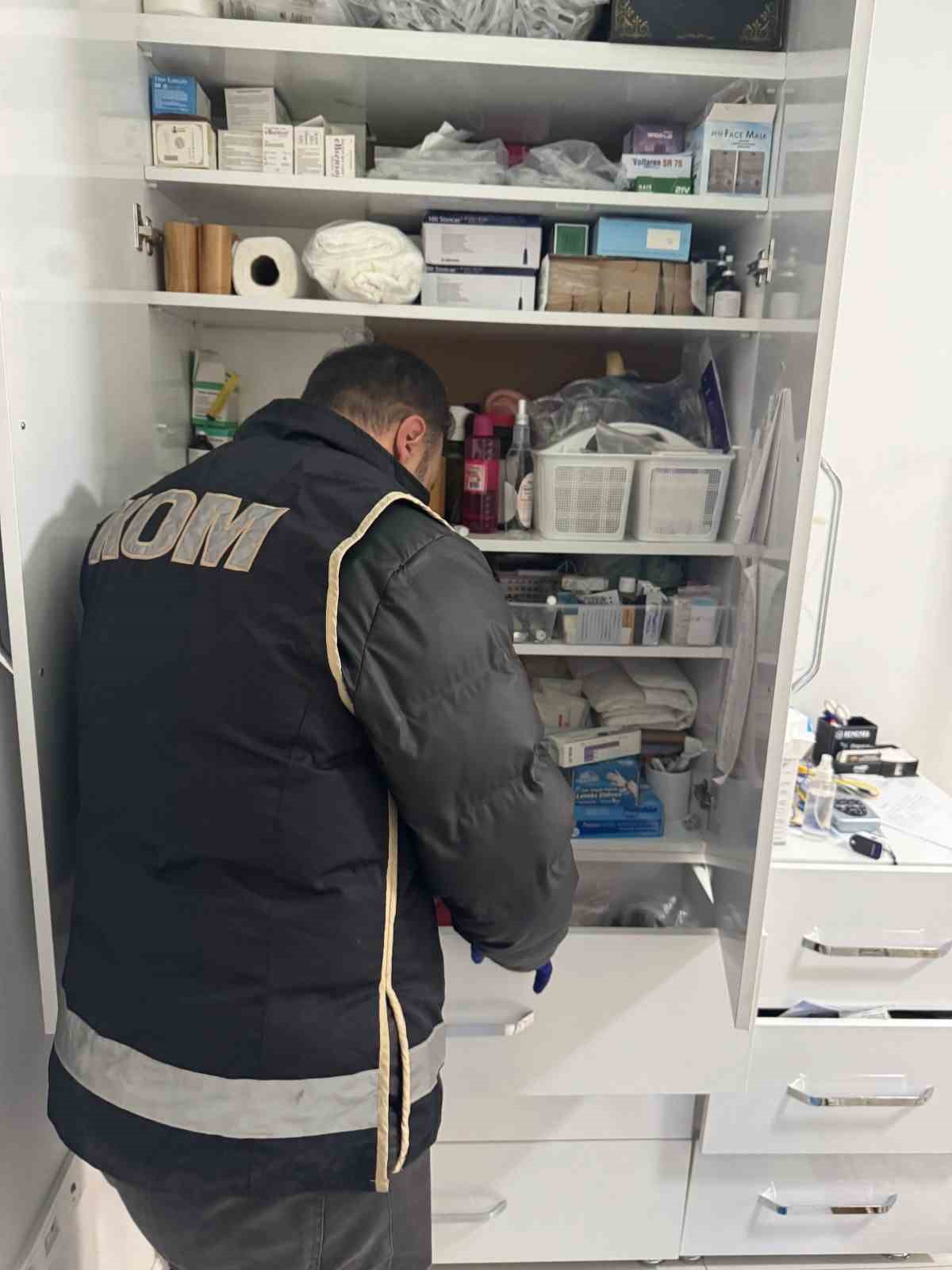 Konya’da evde kaçak klinik operasyonu
