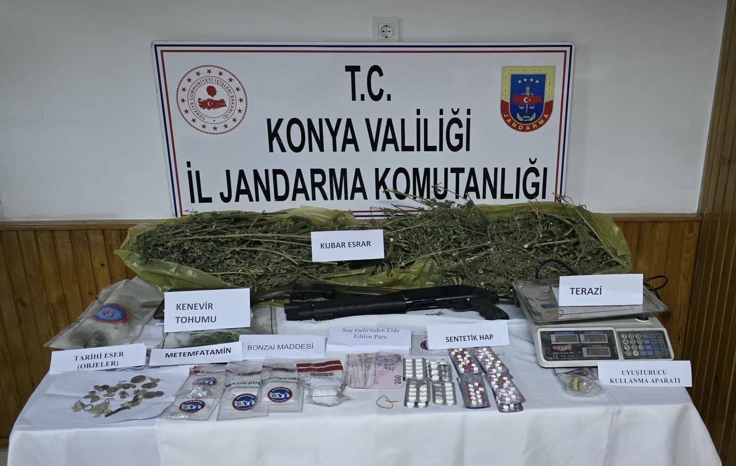Konya’da jandarmadan uyuşturucu operasyonları: 11 tutuklama
