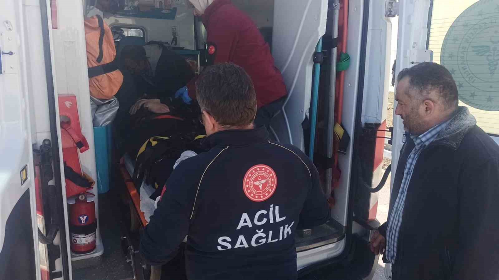 Konya’da kontrolden çıkan otomobil takla attı: 4 yaralı
