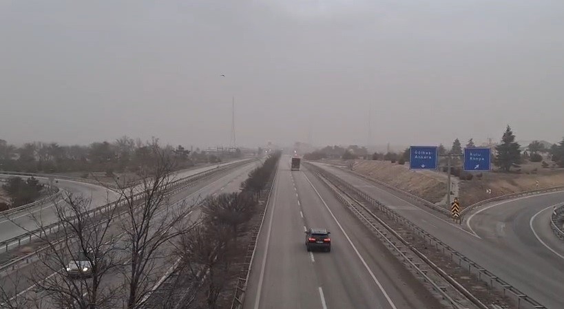 Konya’da kum fırtınası hayatı olumsuz ekliyor
