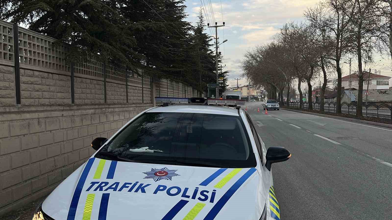Konya’da motosiklet otobüs durağına çarptı: 1 ölü
