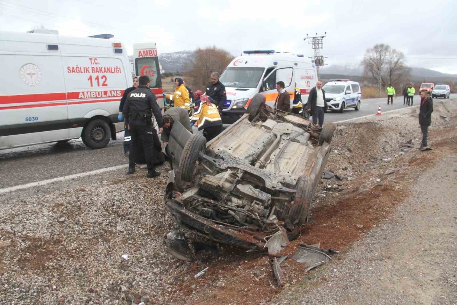 Konya’da otomobil devrildi: 6 kişi yaralandı
