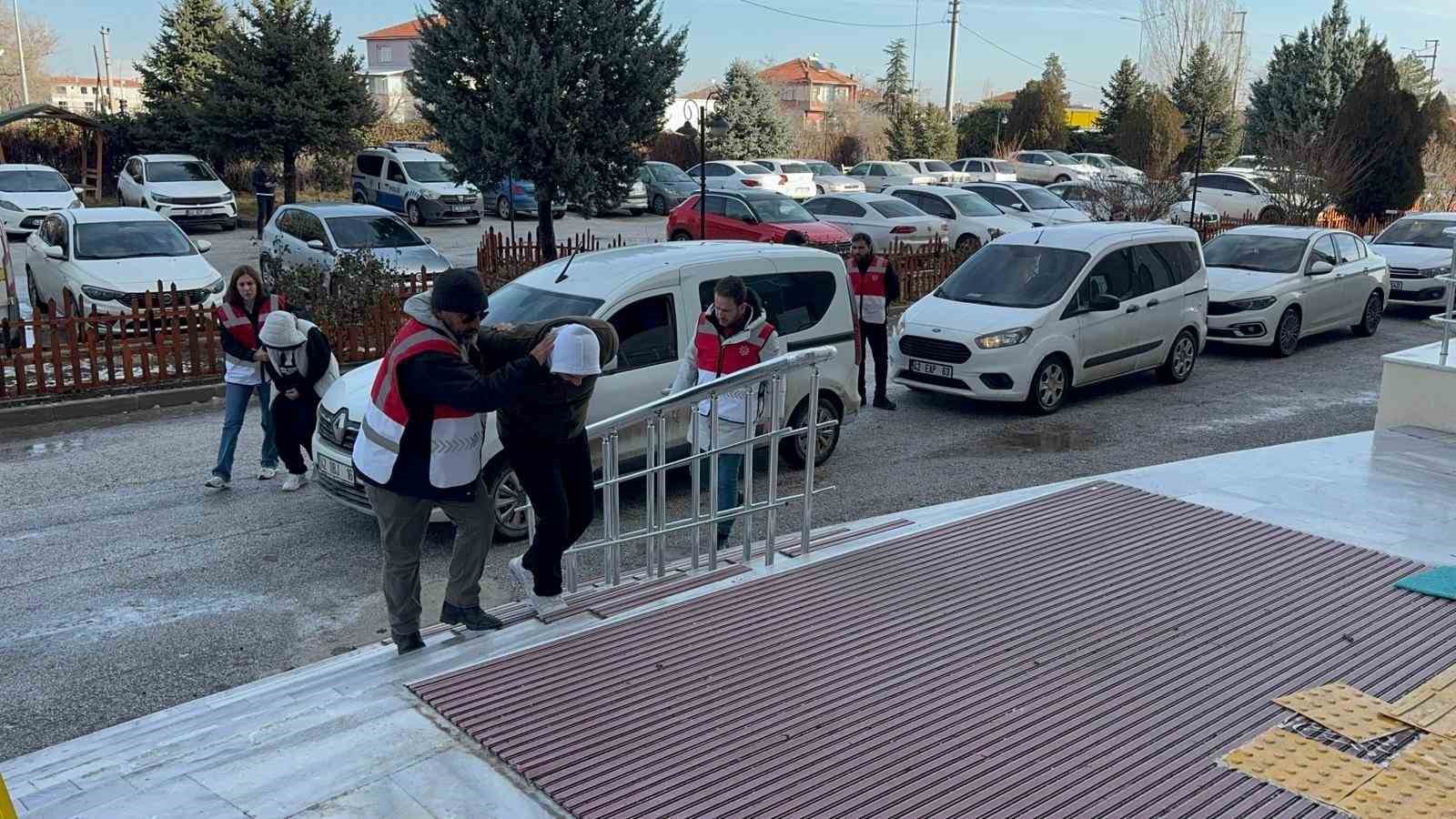 Konya’da petrol soygununa karışan şüphelilerden 2’si tutuklandı
