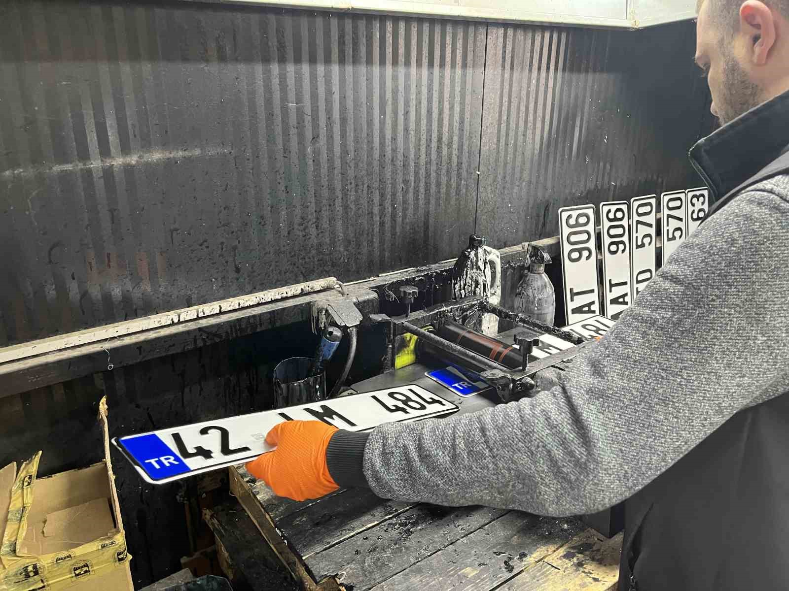 Konya’da plaka basım yoğunluğu devam ediyor
