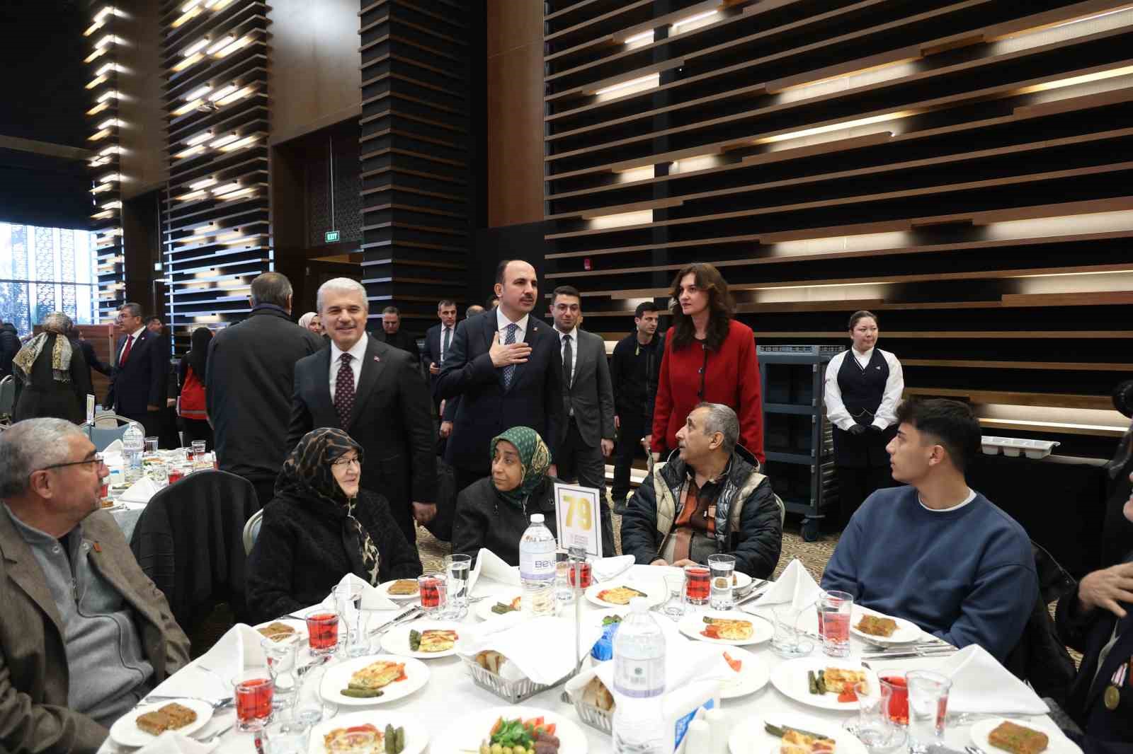 Konya’daki şehit aileleri, gaziler ve gazi yakınları ’Büyük Aile Sofrası’nda buluştu
