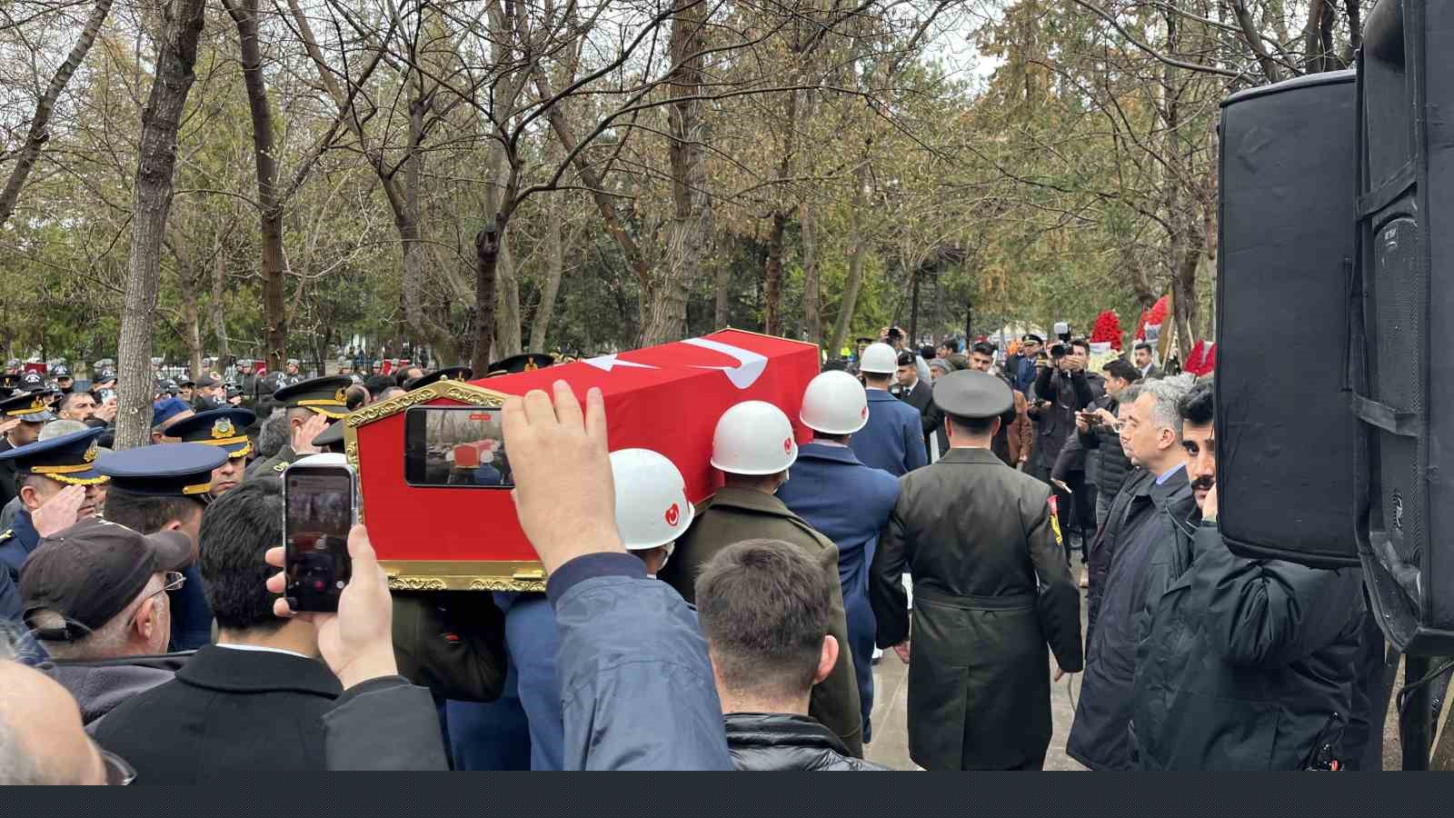 Konyalı şehit Uzman Çavuş Selman Akarsel son yolculuğuna uğurlandı
