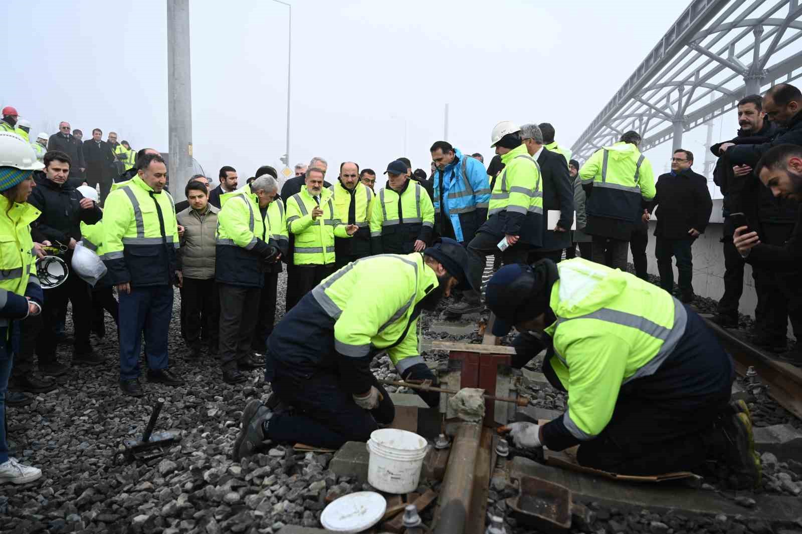 KONYARAY Banliyö Hattı’nda ray birleştirme kaynak programı yapıldı
