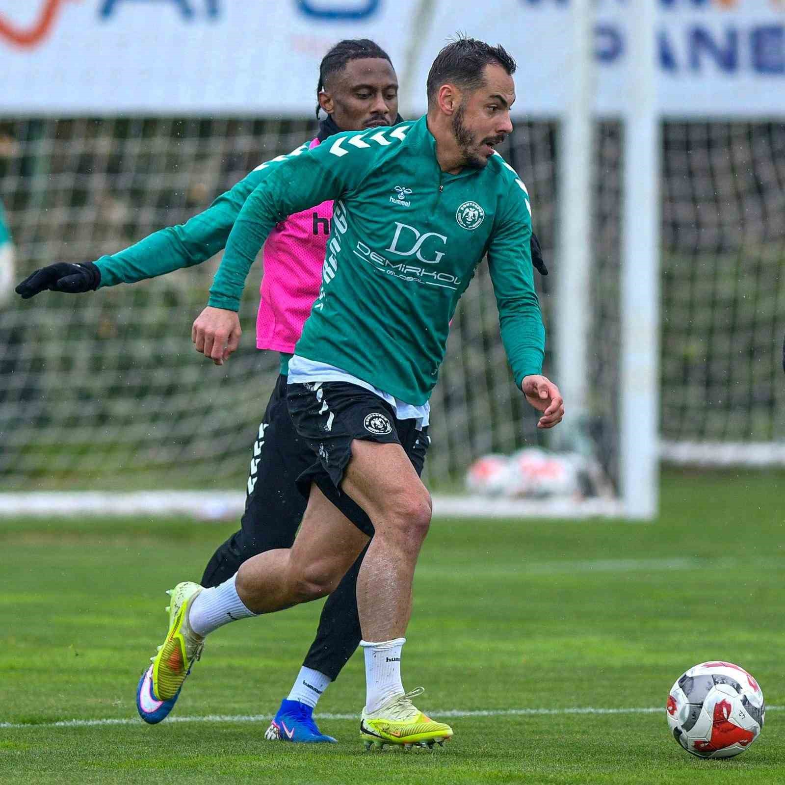 Konyaspor, Fenerbahçe maçı hazırlıklarına başladı

