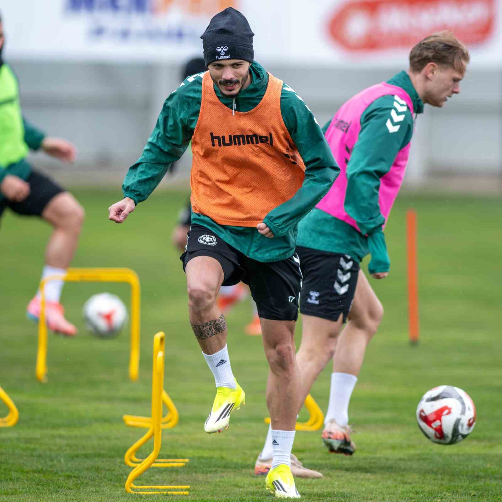 Konyaspor, Galatasaray maçı hazırlıklarını sürdürdü
