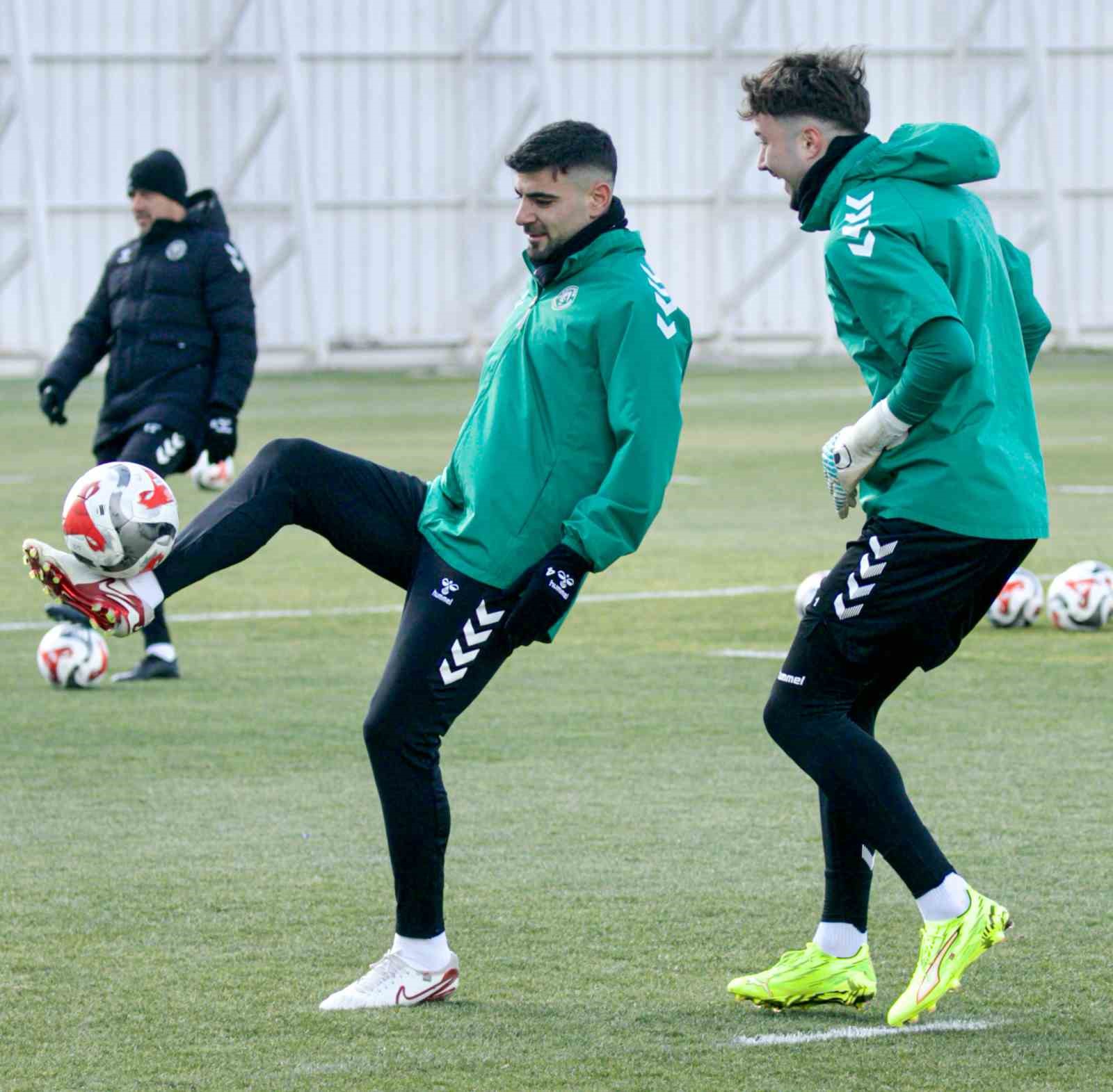 Konyaspor, Rams Başakşehir maçı hazırlıklarını tamamladı
