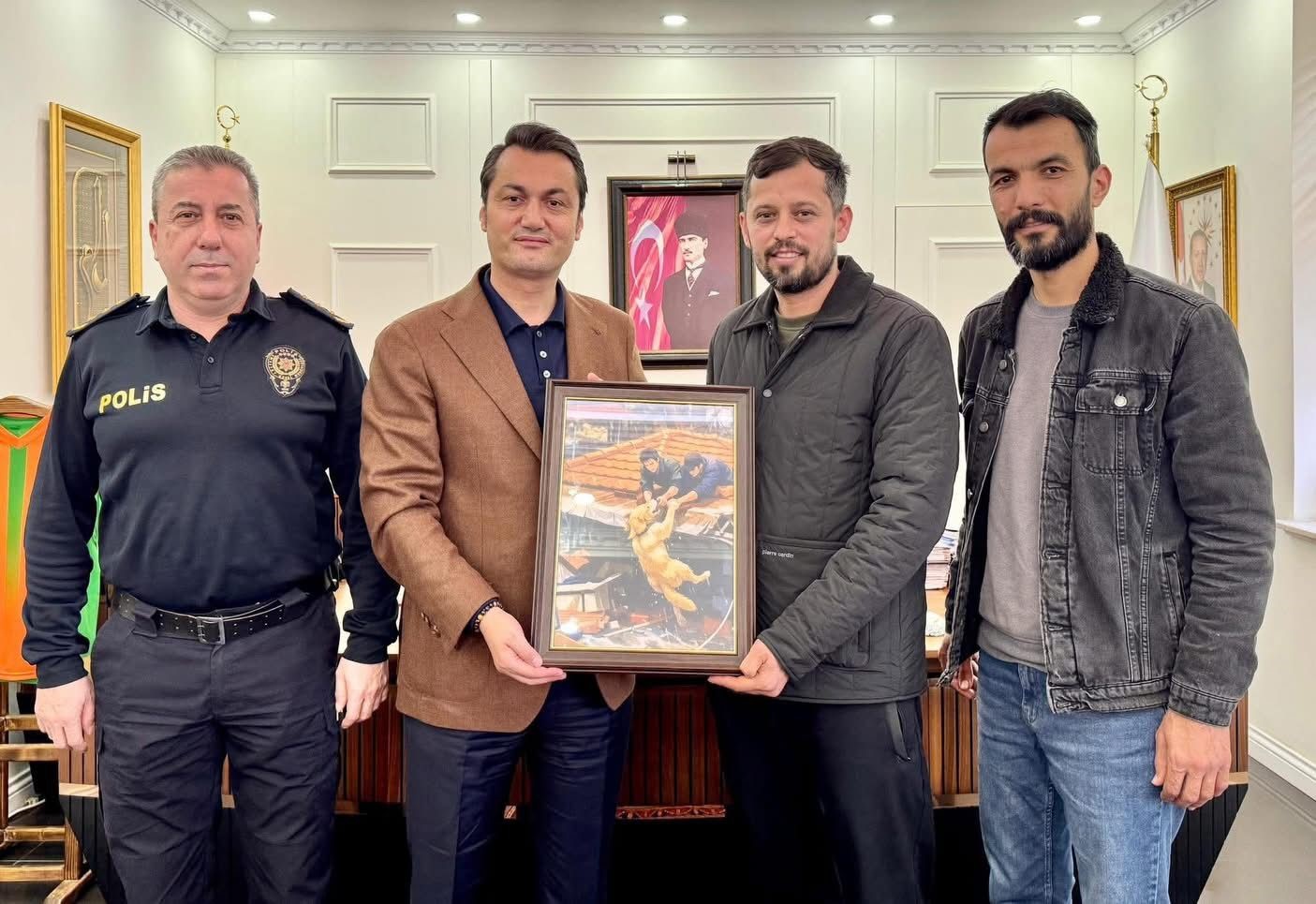 Köpeğini sel sularından kurtaran sahibi o anları anlattı
