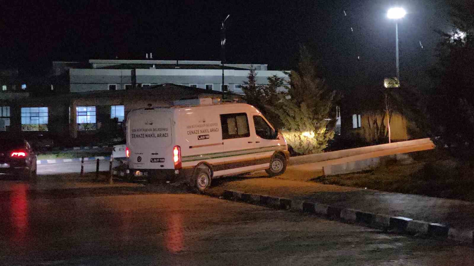 Köpeklerin saldırısında ölen çocuğun cenazesi Adli Tıp Kurumuna sevk edildi
