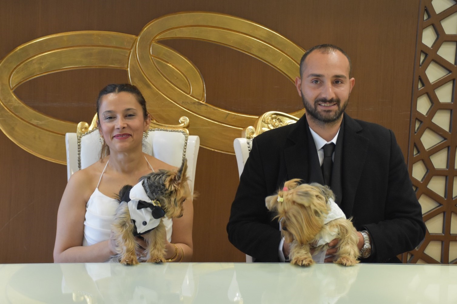 Köpekleriyle birlikte mutluluğa "evet" dediler
