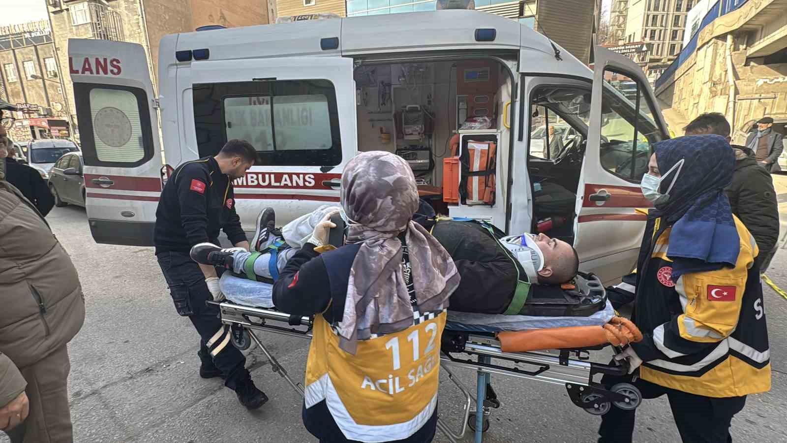 Köprüde can pazarı: Tutunamayınca yere düştü
