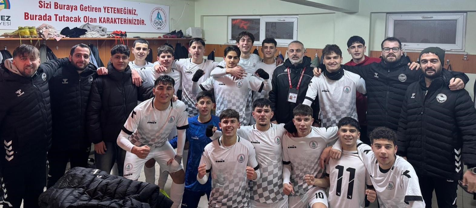 Körfez Gençlerbirliği, U-18 Ligi’nde liderliğe yükseldi
