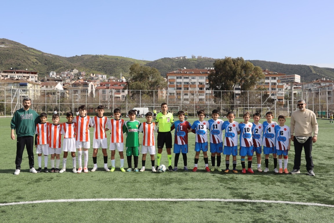 Körfez’de 23 Nisan futbol turnuvasının şampiyonu Atatürk Ortaokulu oldu
