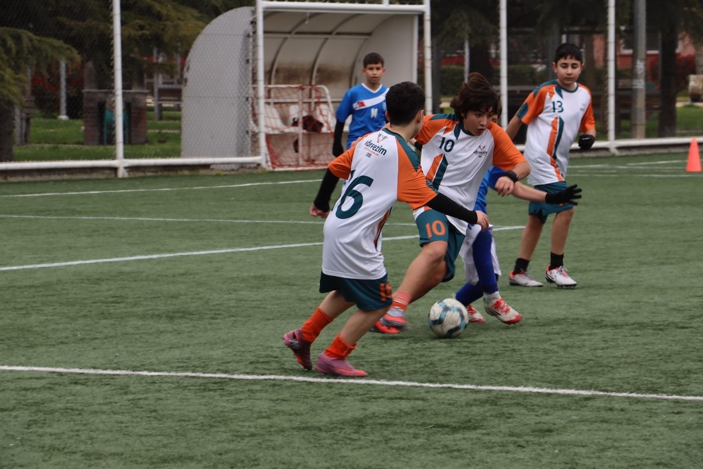 Körfez’de 250 öğrenci şampiyonluk için yarışıyor
