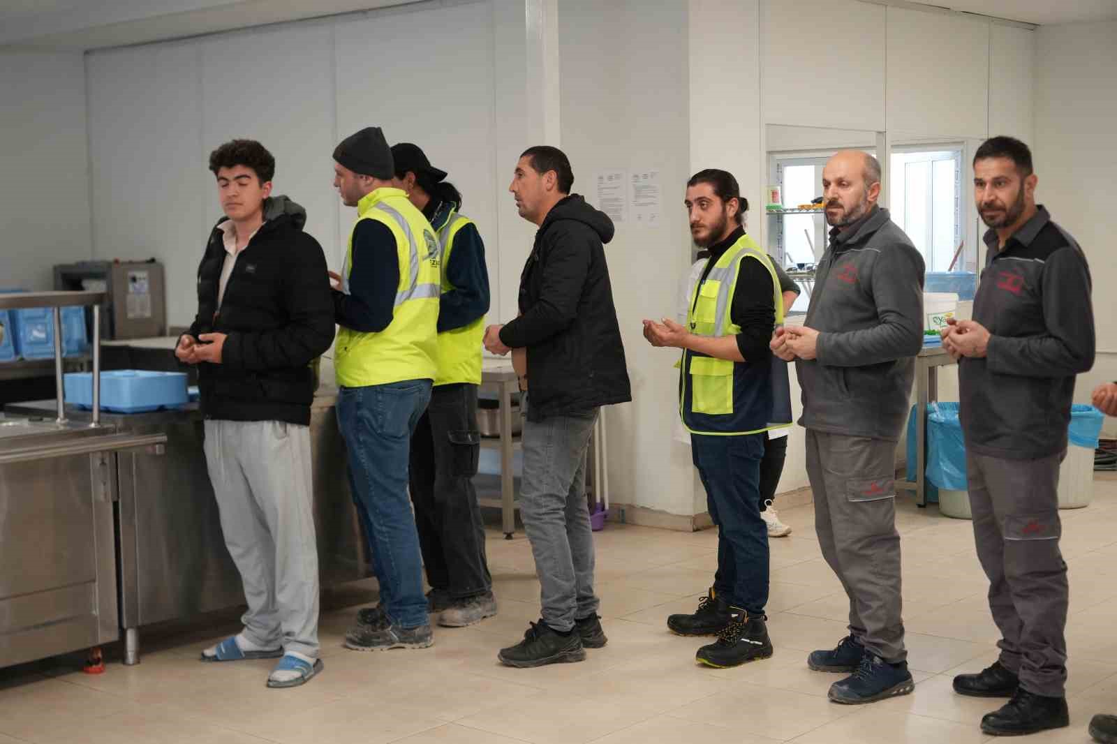 Körfezray şantiyesinde deprem şehitleri anıldı: Bölgeye 100 milyon liralık destek sağlandı
