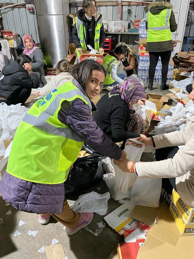 Körfezray şantiyesinde deprem şehitleri anıldı: Bölgeye 100 milyon liralık destek sağlandı
