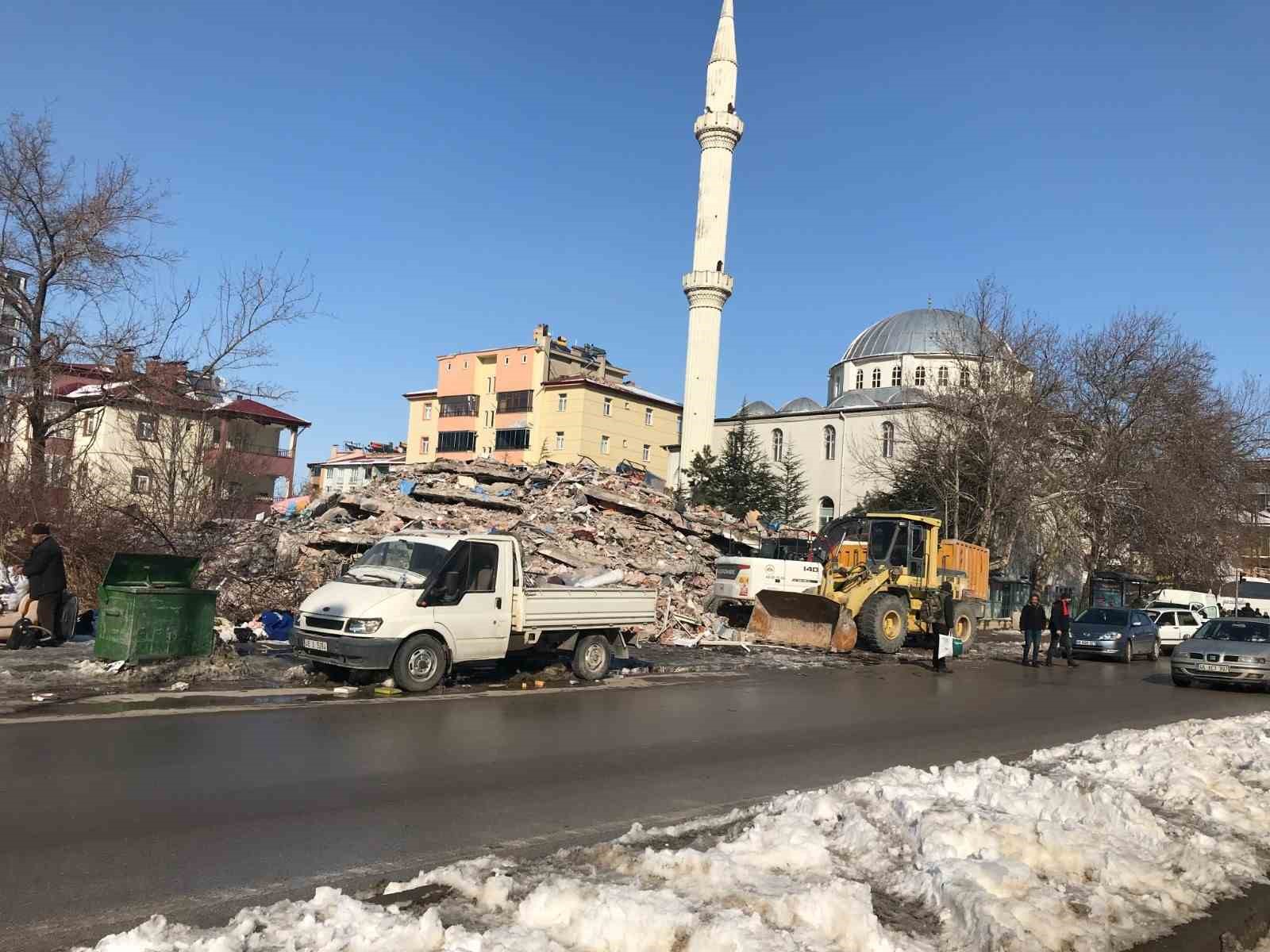 Körfezray şantiyesinde deprem şehitleri anıldı: Bölgeye 100 milyon liralık destek sağlandı
