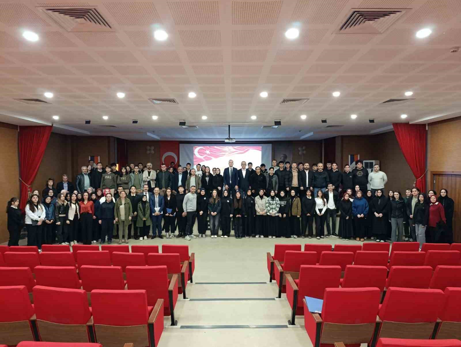 Korkma gençliğin ruhu burada bilgi yarışması yapıldı
